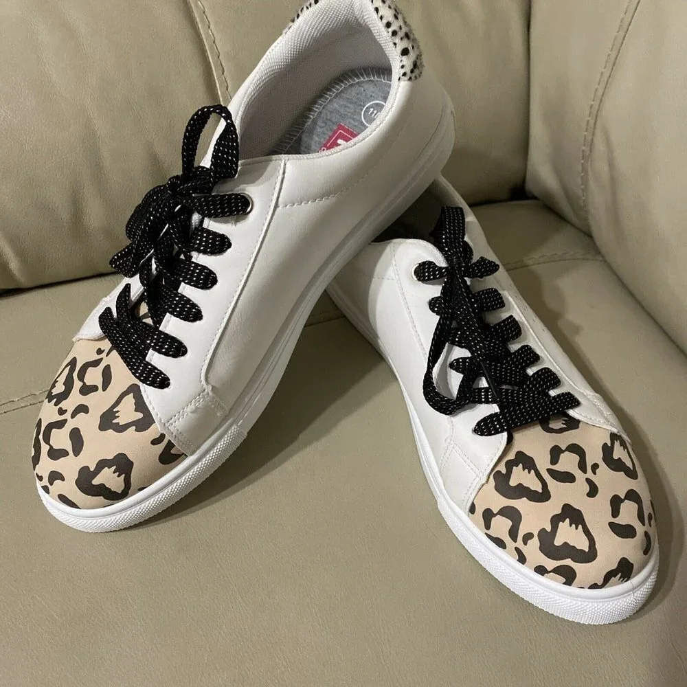 POP Comfort‎ Fit Women Lace up multicolored Cheetah White tennis shoes Sz 11 NOB
